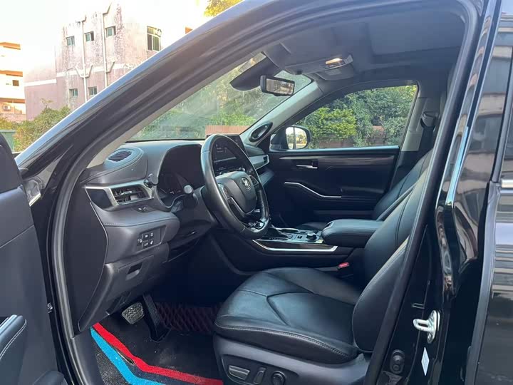 Фото 4 - Toyota Highlander