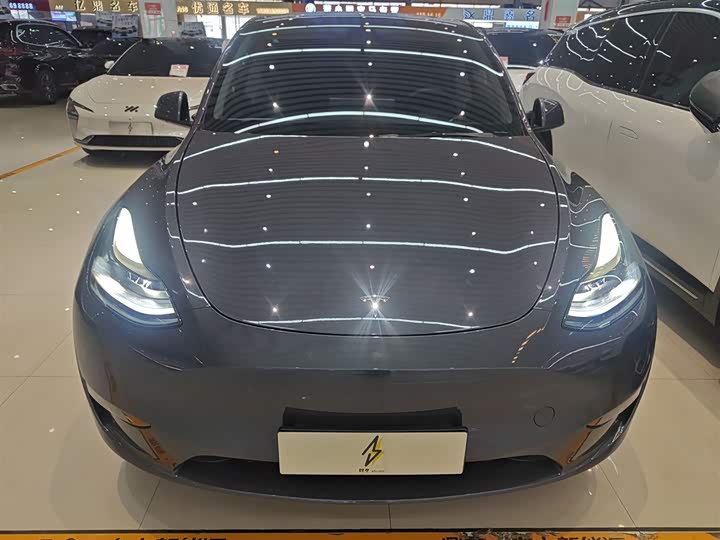 Фото 3 - Tesla Model Y