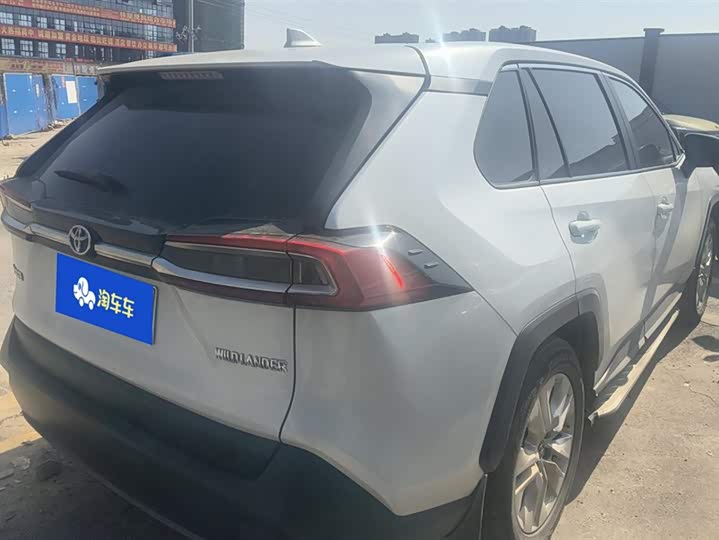 Фото 3 - Toyota Wildlander