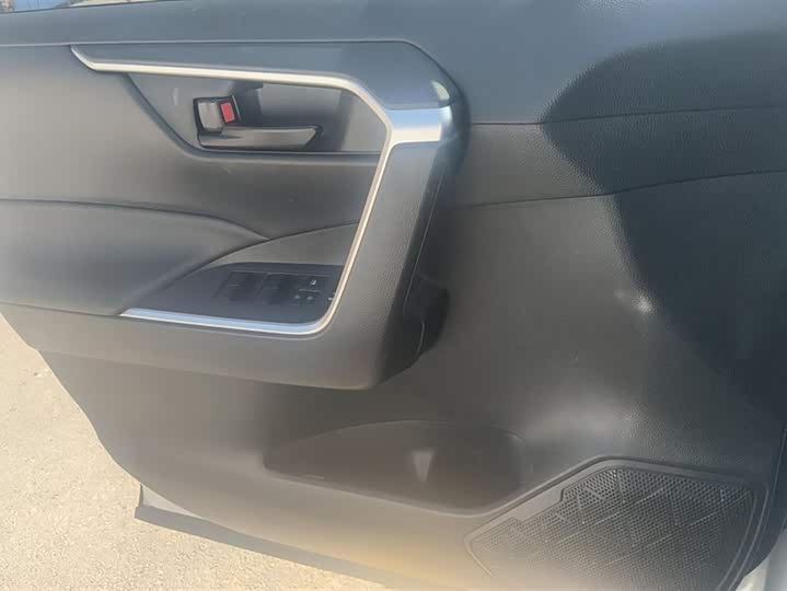 Фото 7 - Toyota Wildlander