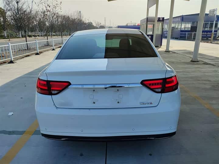 Фото 6 - Geely Emgrand GL
