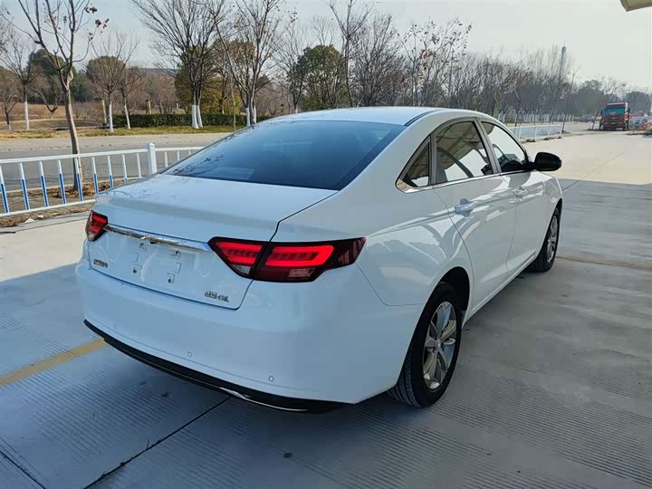 Фото 7 - Geely Emgrand GL