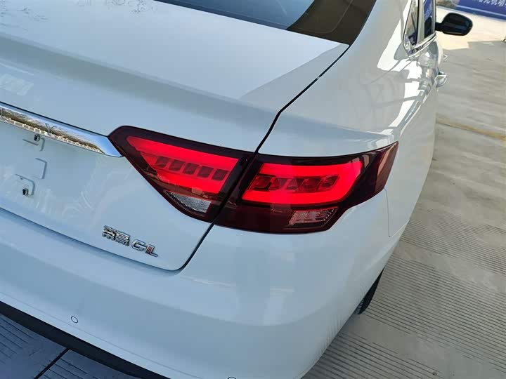 Фото 8 - Geely Emgrand GL