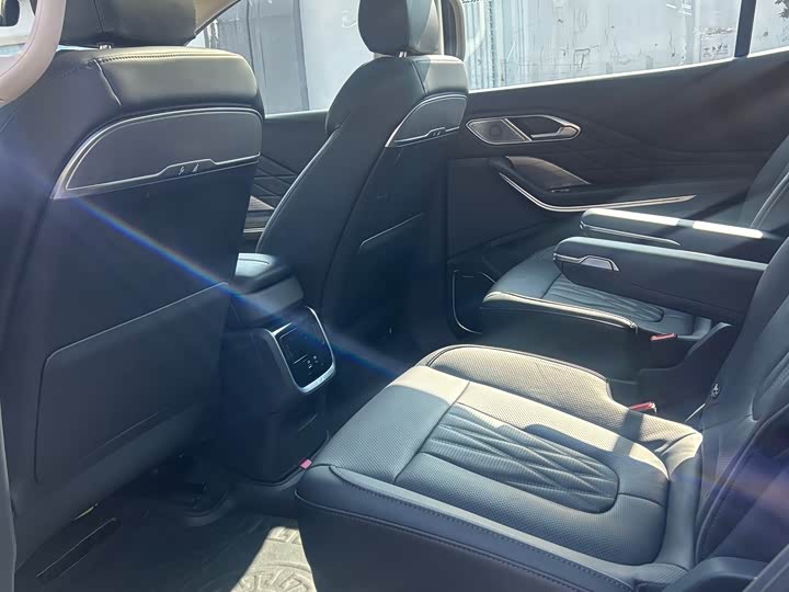 Фото 6 - Hongqi HS7 Hybrid