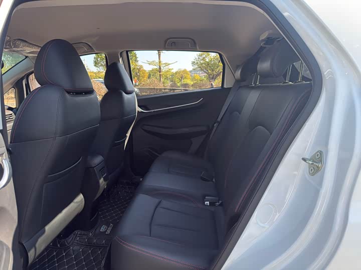 Фото 7 - Geely Vision X3