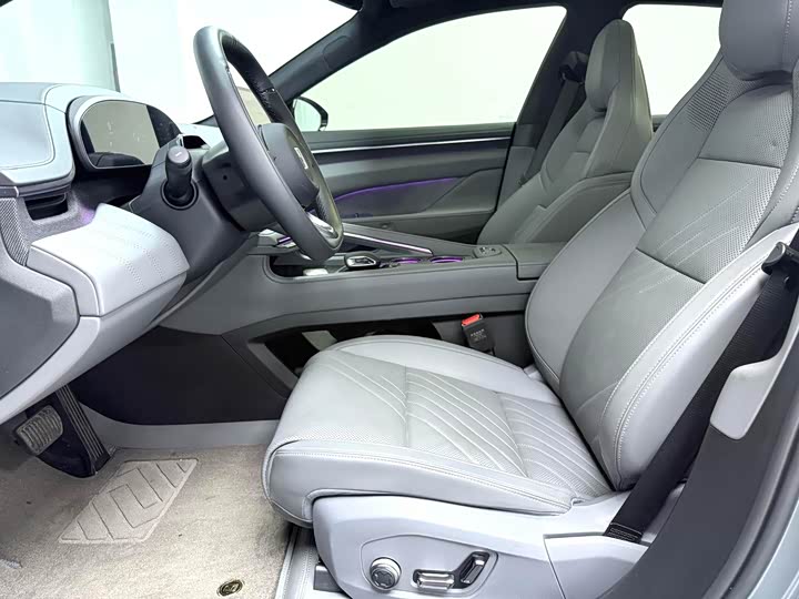 Фото 4 - Zeekr 001