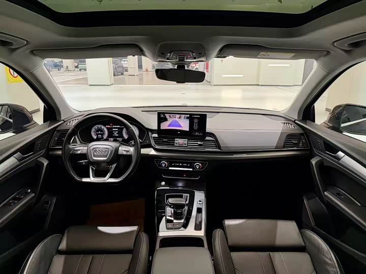 Фото 6 - Audi Q5L