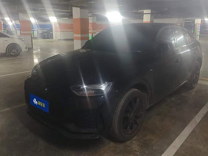 Фото 1 - Audi Q5L