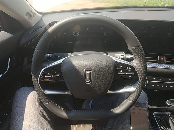 Фото 3 - Bestune B70