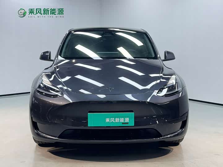 Фото 3 - Tesla Model Y