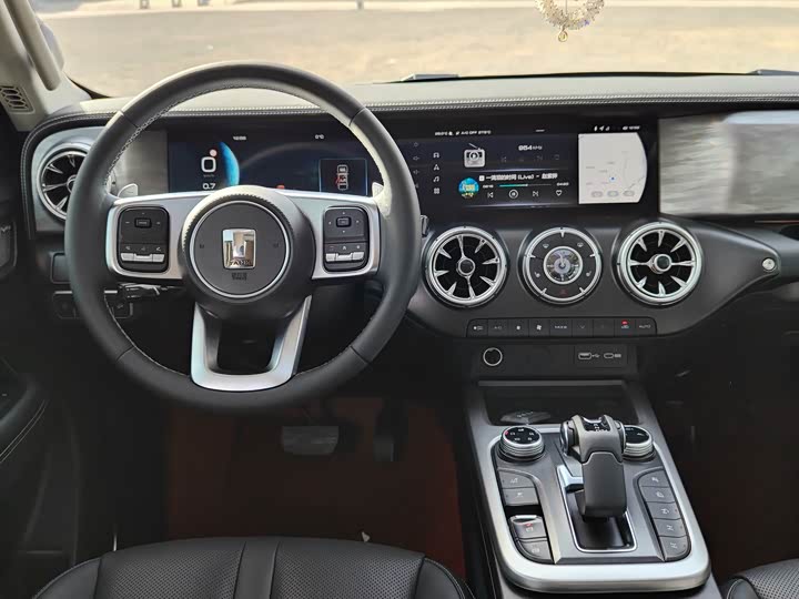 Фото 8 - Tank 300