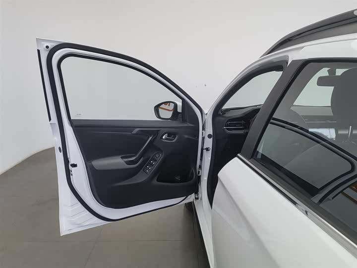 Фото 8 - Citroen C3-XR