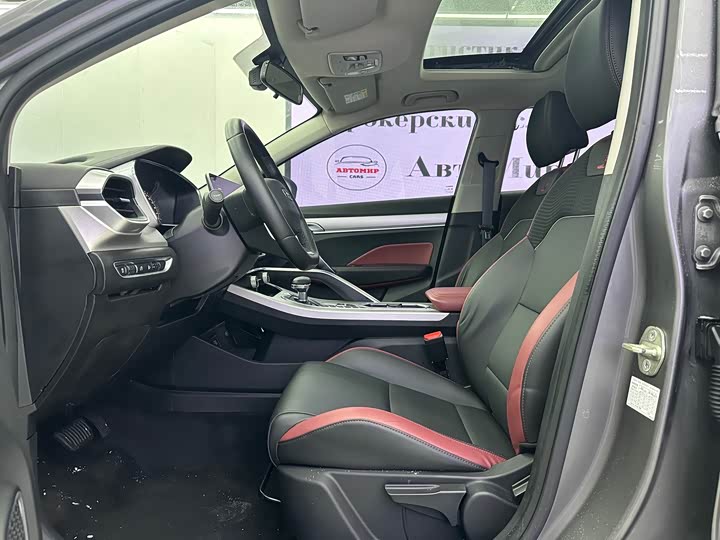 Фото 4 - Geely Coolray