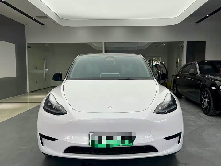 Фото 2 - Tesla Model Y