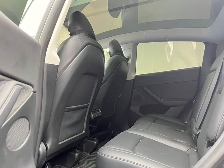 Фото 6 - Tesla Model Y