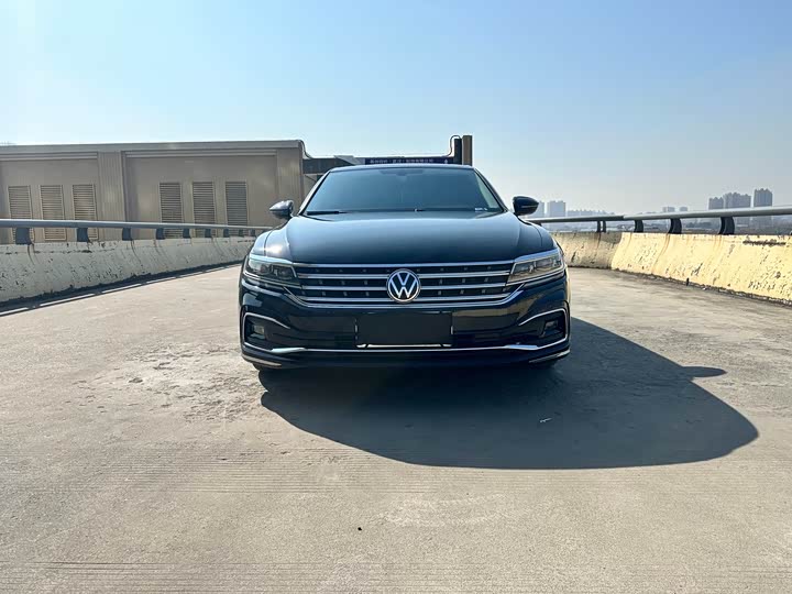Фото 2 - Volkswagen Phideon