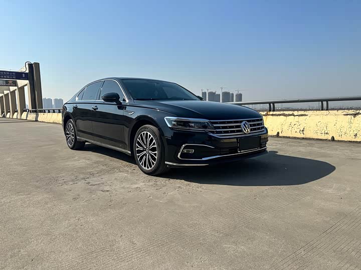 Фото 3 - Volkswagen Phideon