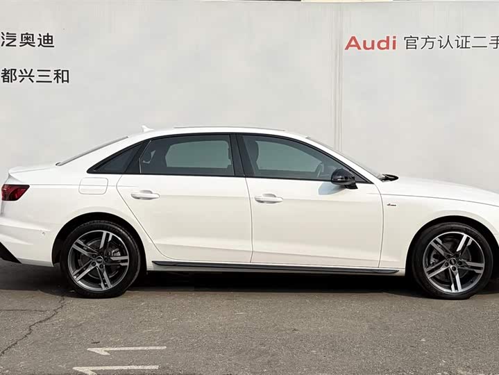 Фото 3 - Audi A4L