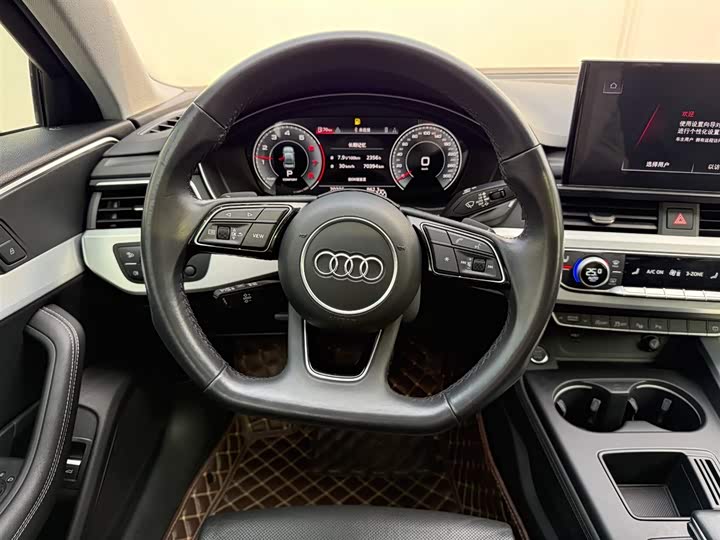 Фото 7 - Audi A4L