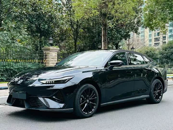 Фото 1 - Changan UNI-V