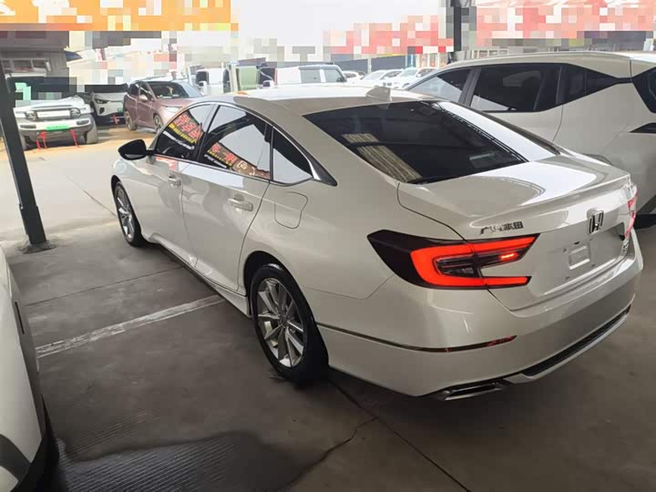 Фото 5 - Honda Accord