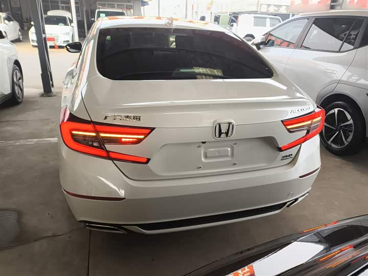 Фото 6 - Honda Accord