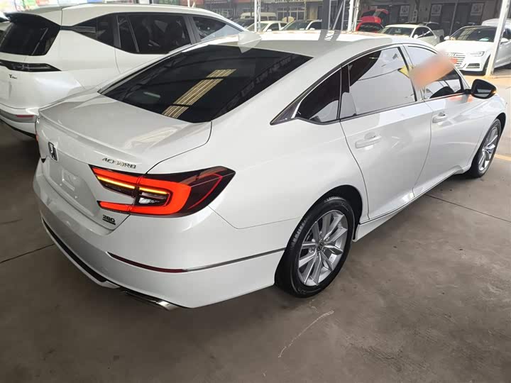 Фото 7 - Honda Accord