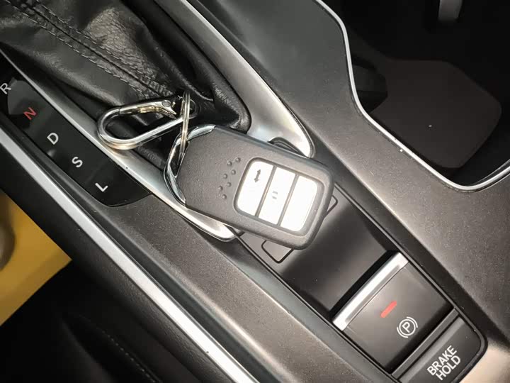 Фото 9 - Honda Accord