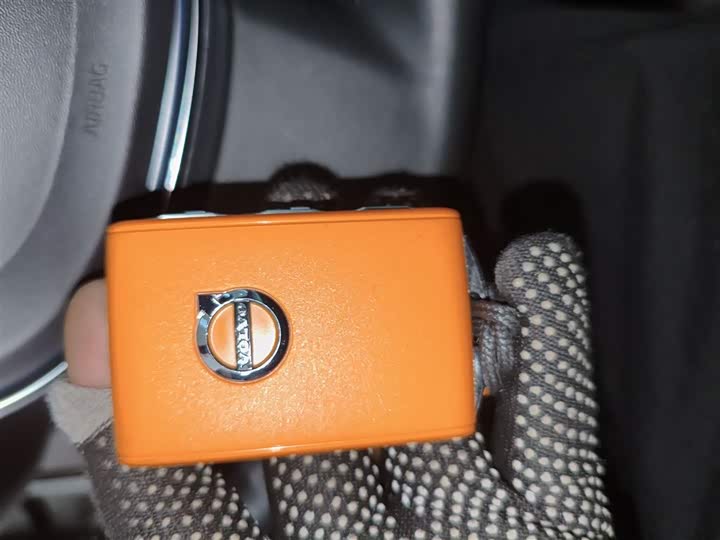 Фото 9 - Volvo XC60