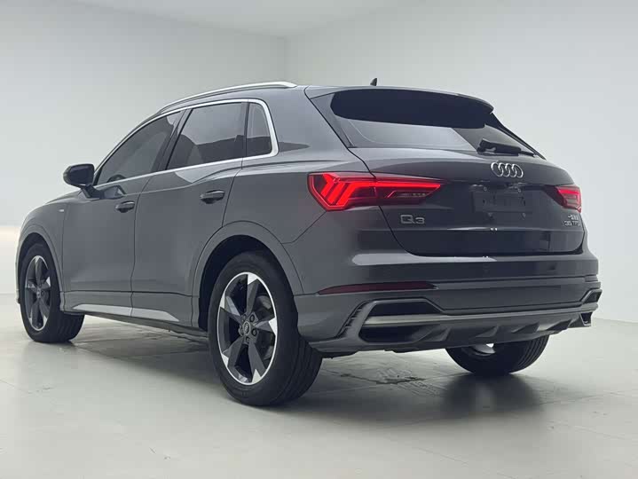 Фото 4 - Audi Q3