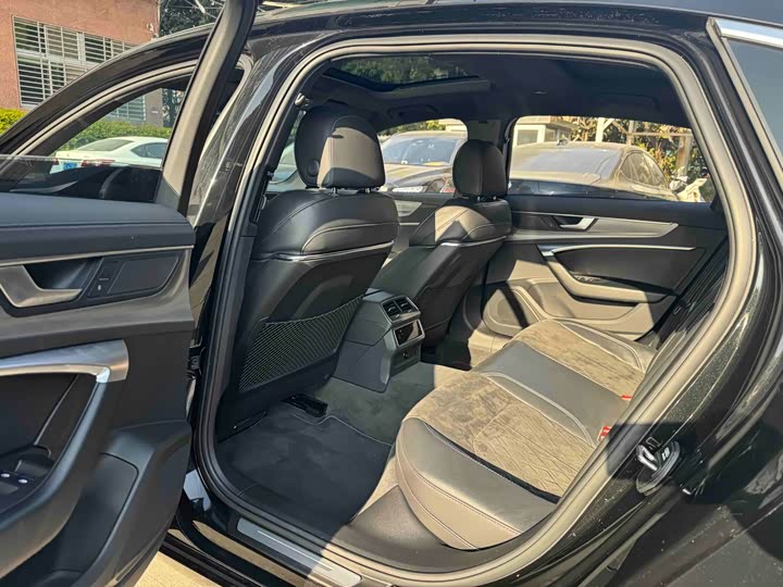 Фото 7 - Audi A6L