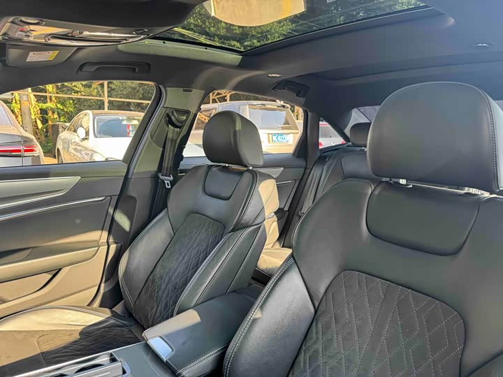 Фото 9 - Audi A6L