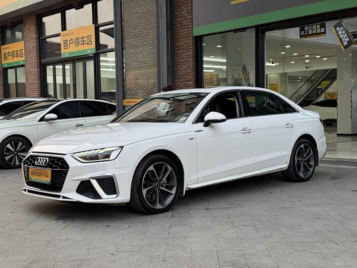 Фото 4 - Audi A4L