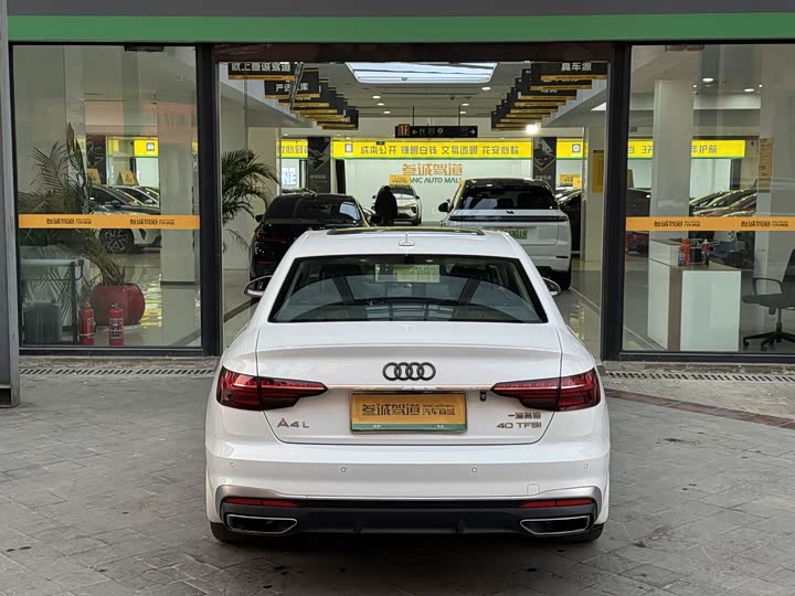 Фото 5 - Audi A4L