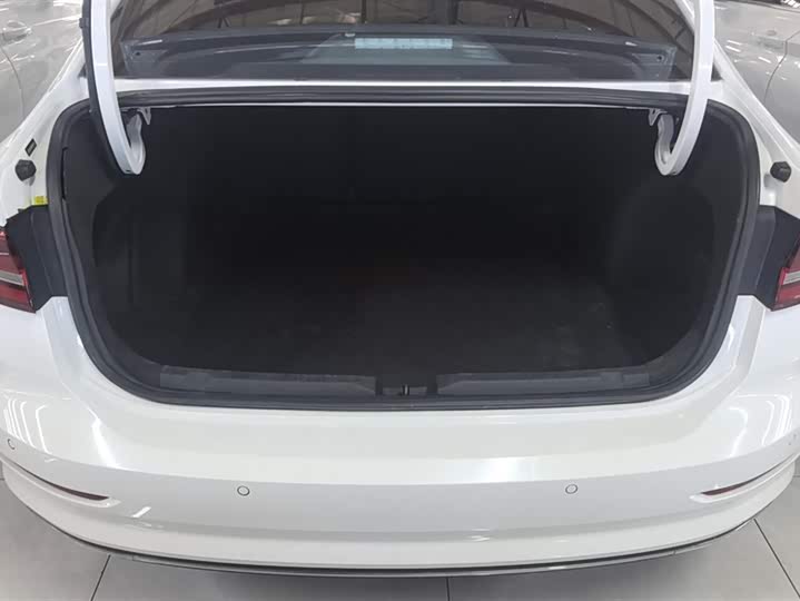 Фото 4 - Volkswagen Lavida