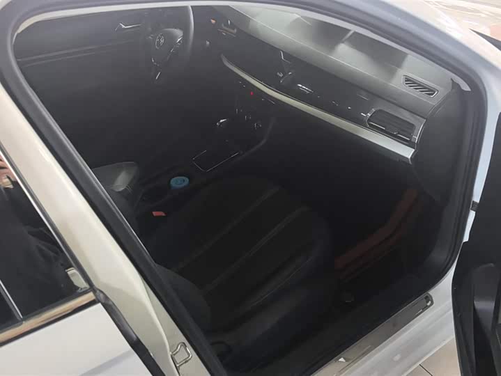 Фото 8 - Volkswagen Lavida