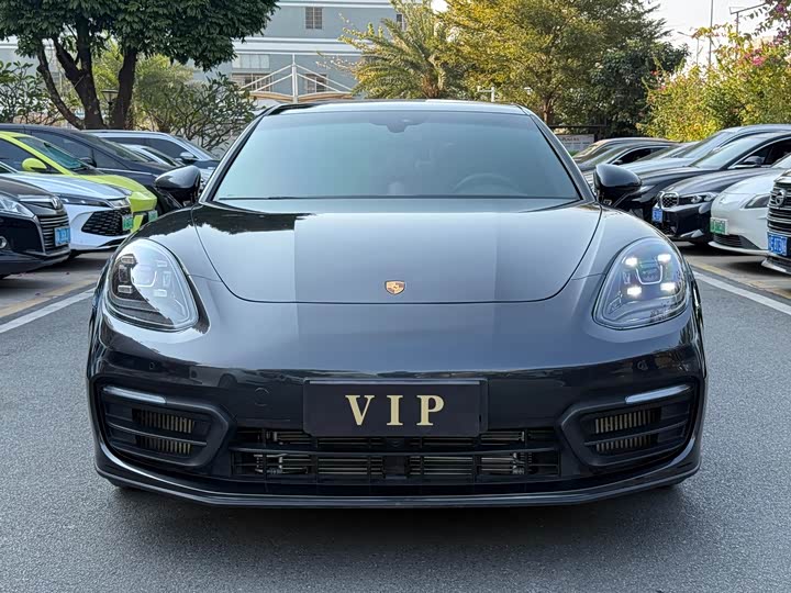 Фото 2 - Porsche Panamera