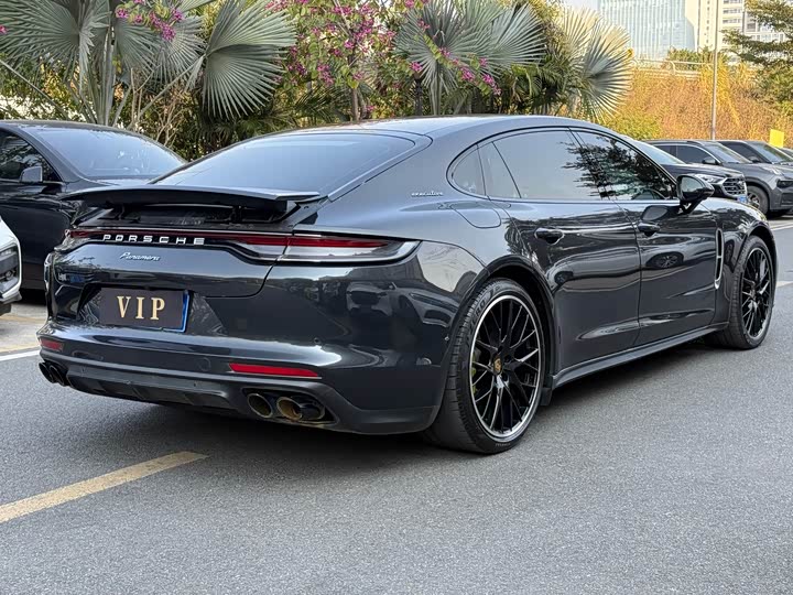 Фото 7 - Porsche Panamera