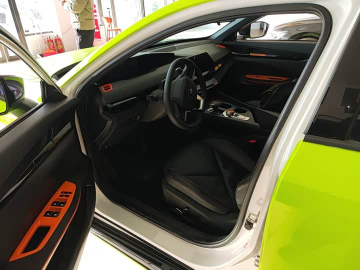 Фото 6 - Changan UNI-V