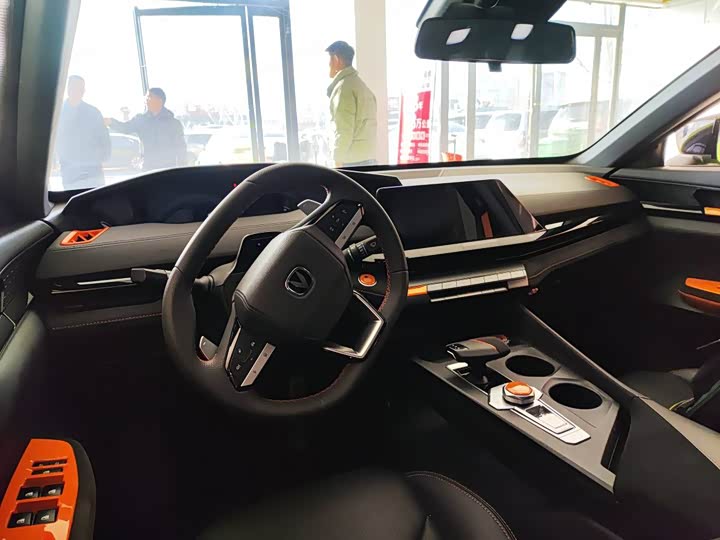 Фото 7 - Changan UNI-V