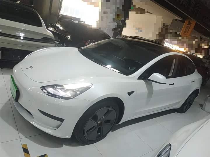 Фото 5 - Tesla Model 3