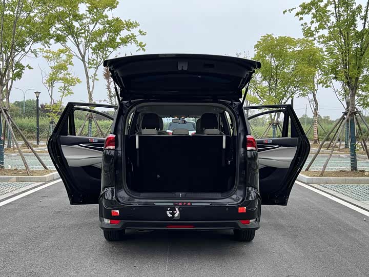 Фото 3 - Maxus G50