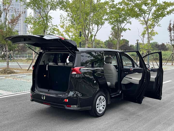 Фото 5 - Maxus G50