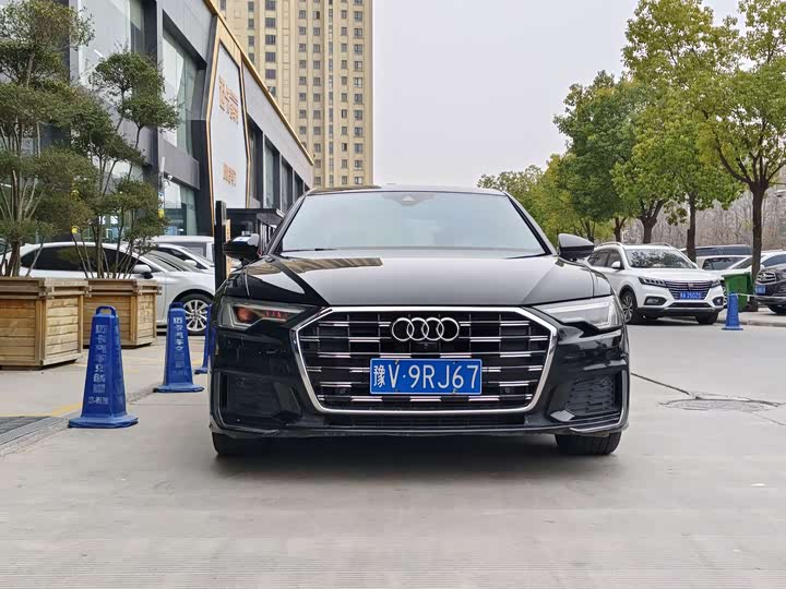 Фото 2 - Audi A6L