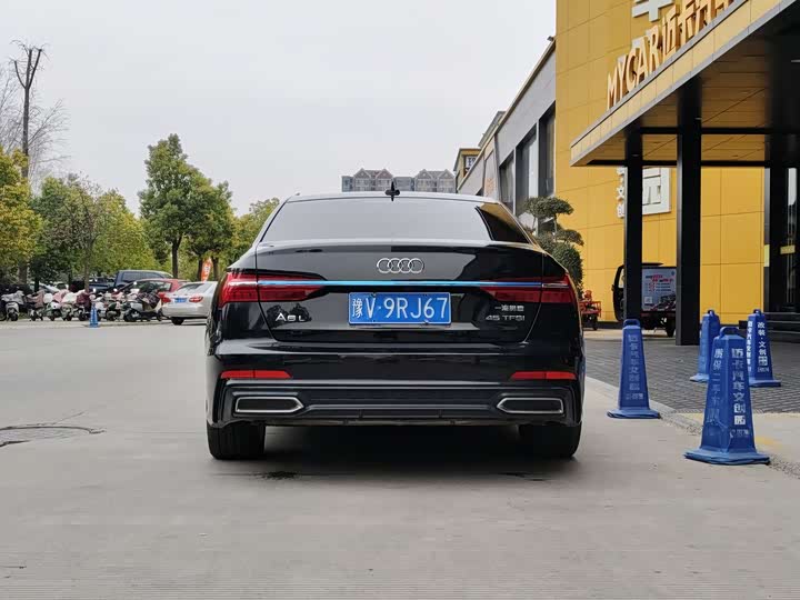 Фото 5 - Audi A6L