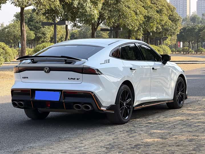 Фото 7 - Changan UNI-V