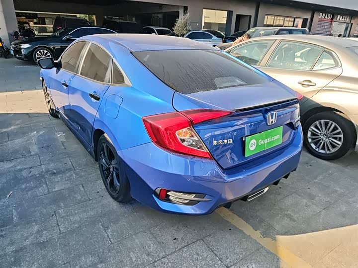 Фото 4 - Honda Civic