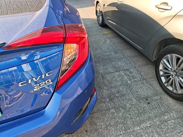 Фото 7 - Honda Civic