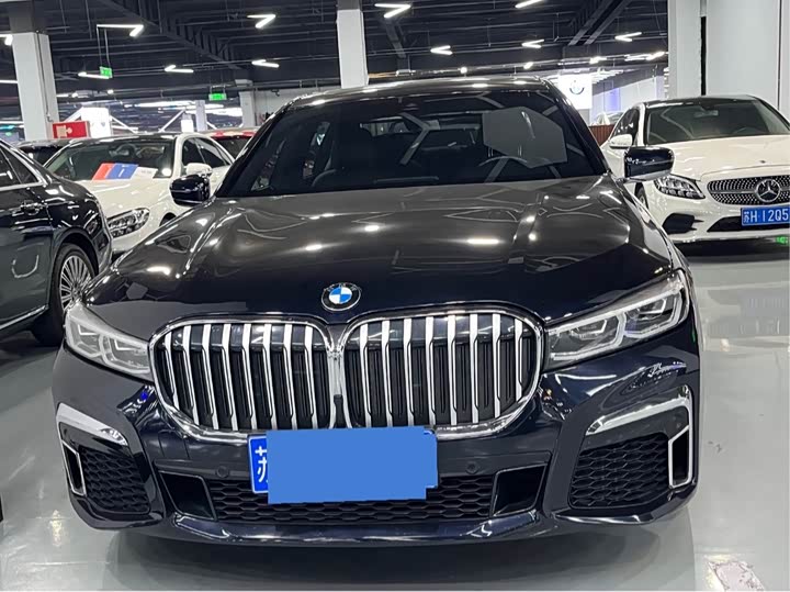 Фото 2 - BMW 7 Series