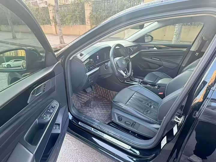 Фото 7 - Volkswagen Passat Hybrid